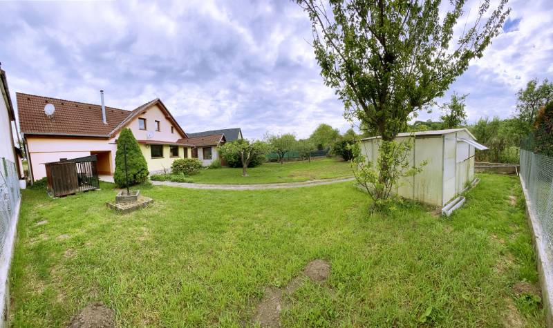 IMG_0201 dvor pano.jpg