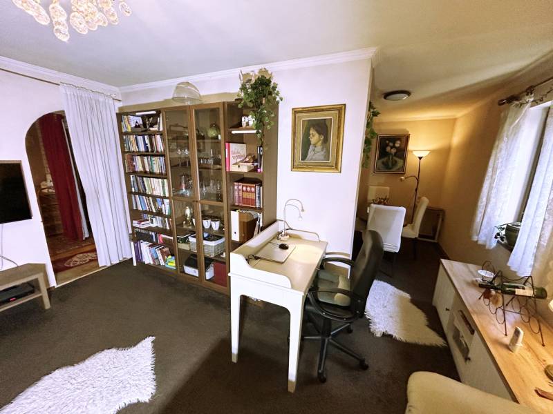 IMG_8864 jedalen a obyv.jpg